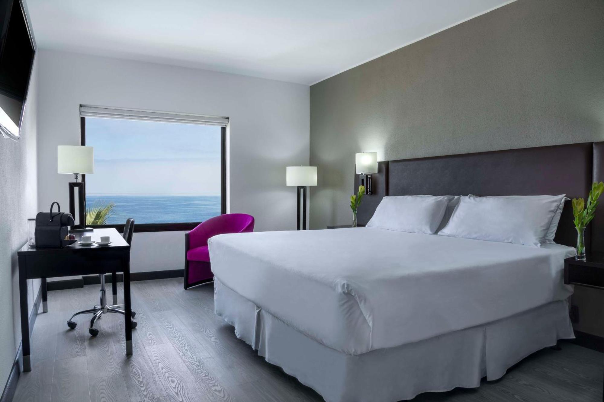Nh Iquique Costa Hotell Exteriör bild